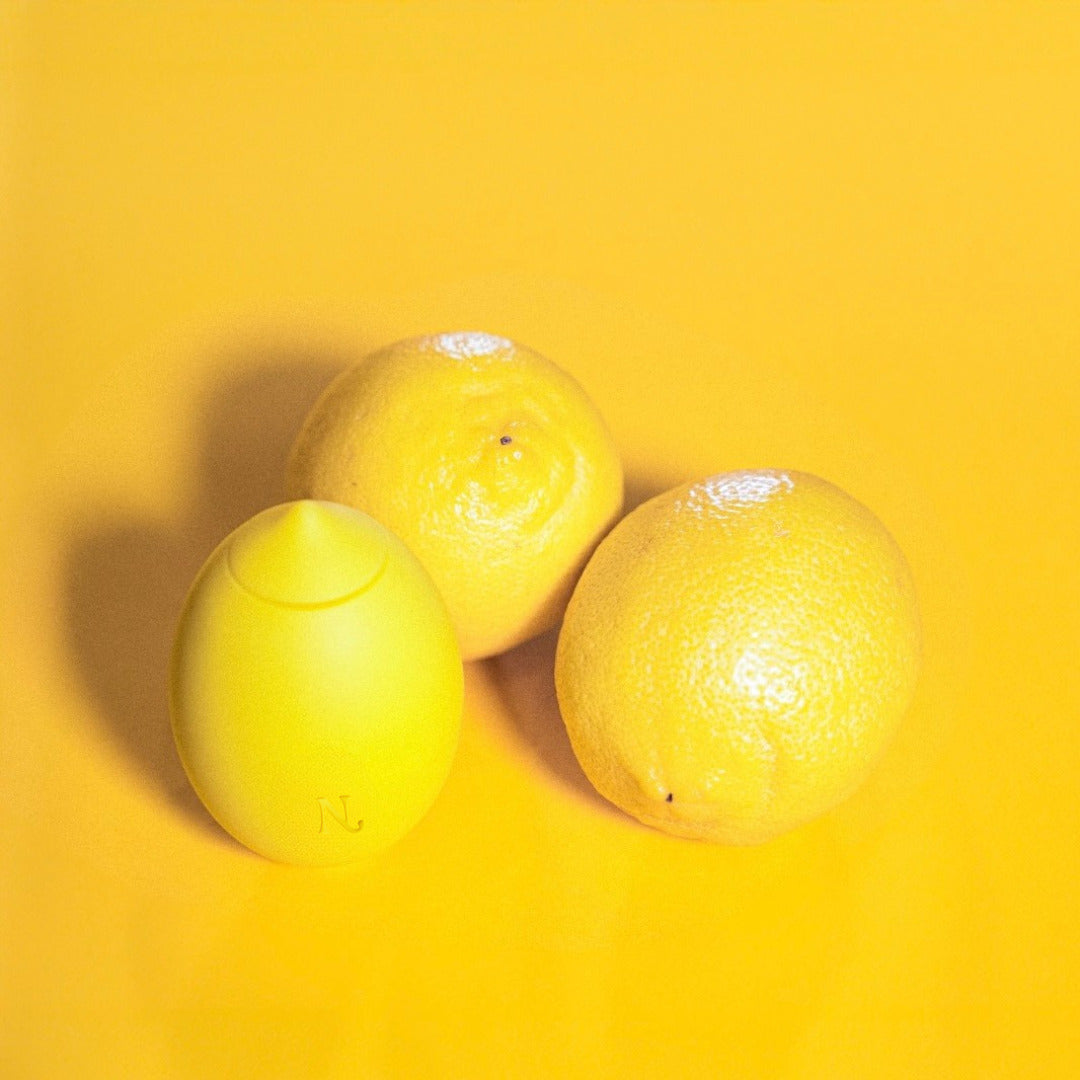 Vibromasseur Citron — en main